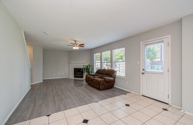 Building Photo - 16126 Coleburn Dr