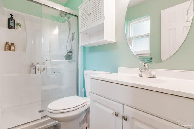 Building Photo - 520 Selina St