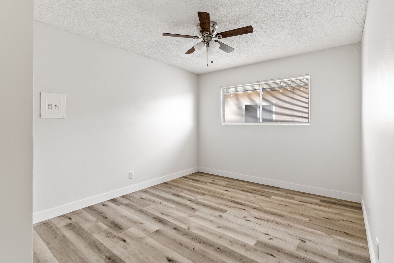 Building Photo - 1050 Gaviota Ave