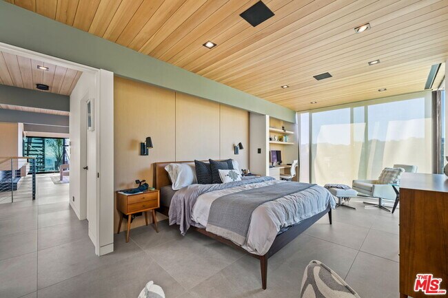 Building Photo - 5671 Spreading Oak Dr