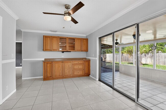 Building Photo - 111 SE 14th Pl