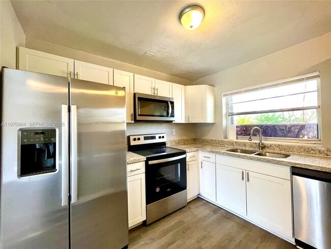 Building Photo - 11315 SW 123rd Ave