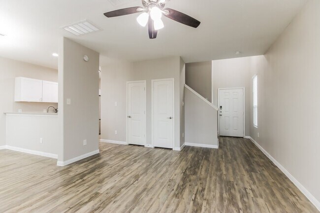 Building Photo - 10122 Berrypatch Ln