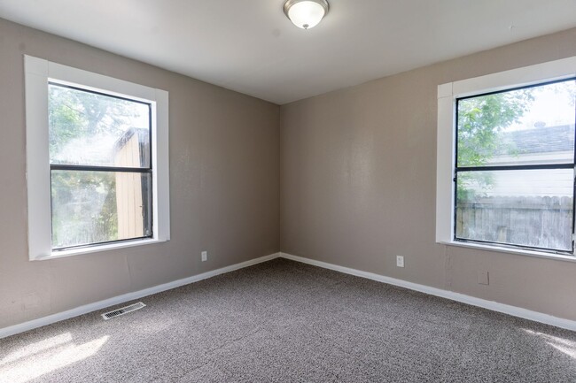 Building Photo - Rent to Own in Midwest City!