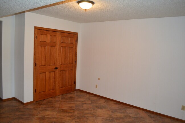 Building Photo - 28400 N Hwy 67