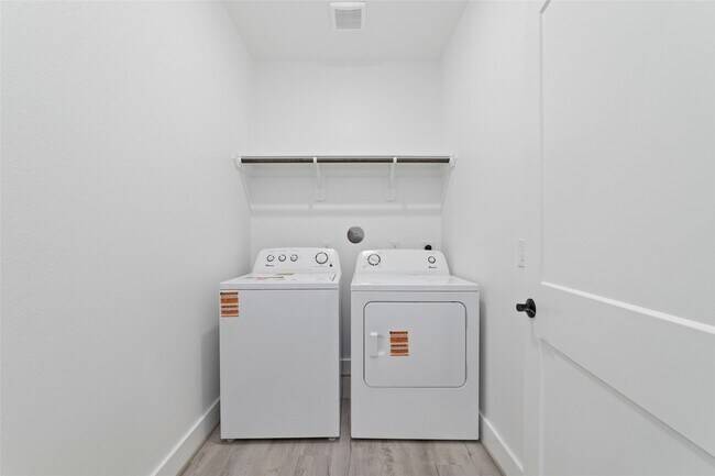 Building Photo - 2232 Sonder Shr Dr