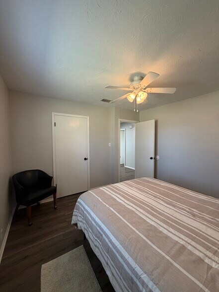 bedroom 1 closet - 2604 N Austin Ave