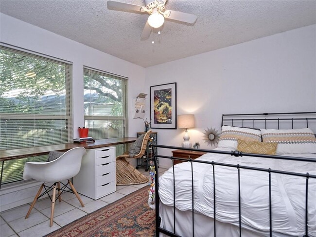 Building Photo - 8121 Ceberry Dr
