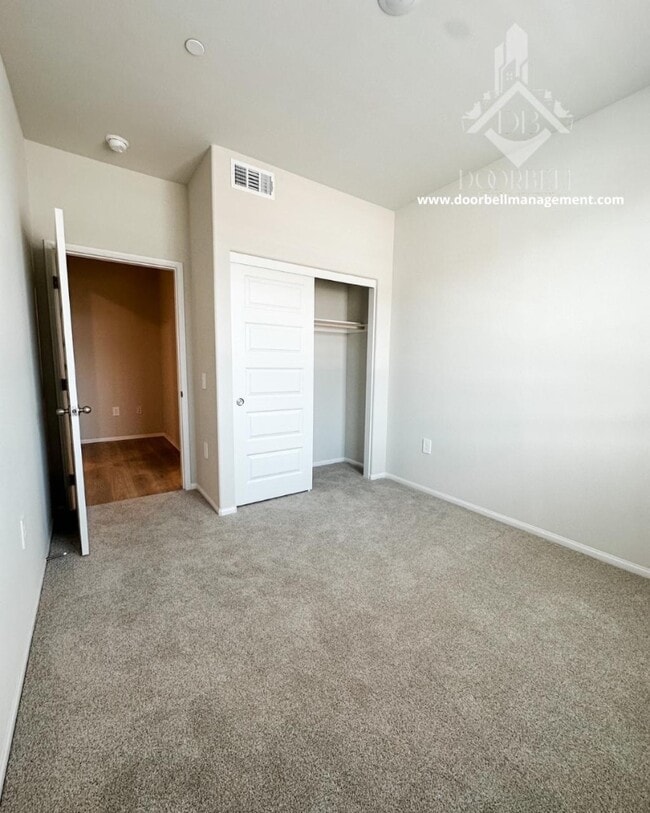 Building Photo - 2097 Mandarin Ln