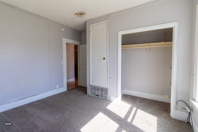 Building Photo - 2139 Ave F