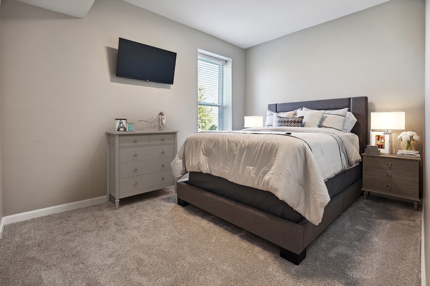 Building Photo - 5641 Cates Ave