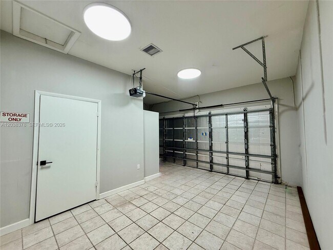 Building Photo - 9425 NW 47th Terrace