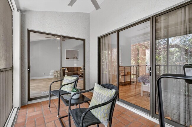 Building Photo - 5230 SE Seascape Way