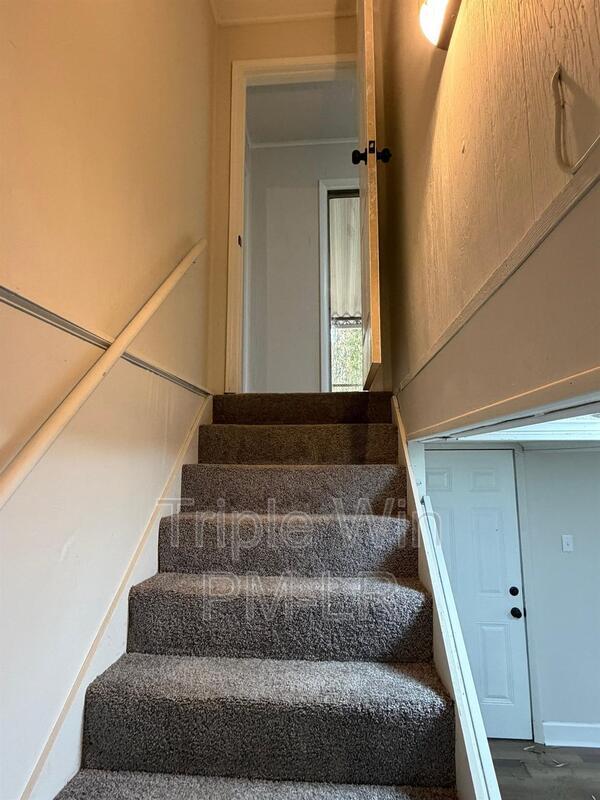 Building Photo - 8010 Westwood Ave