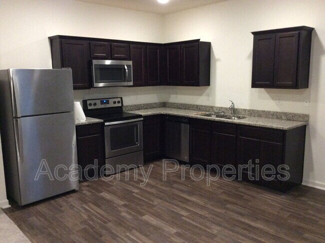 Building Photo - 2013 Millstream Hollow