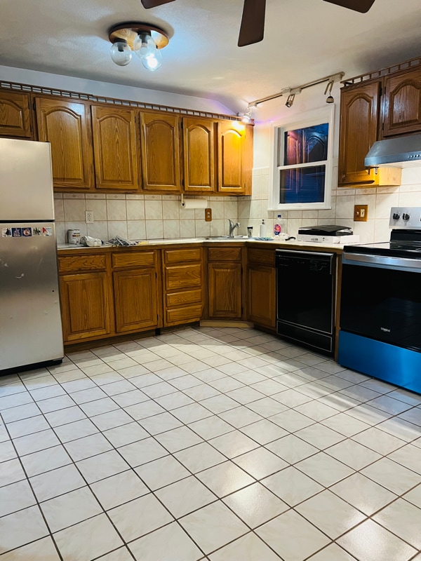 Building Photo - 68 Noble St