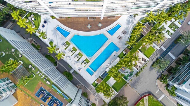 Building Photo - 90 SW 3rd St