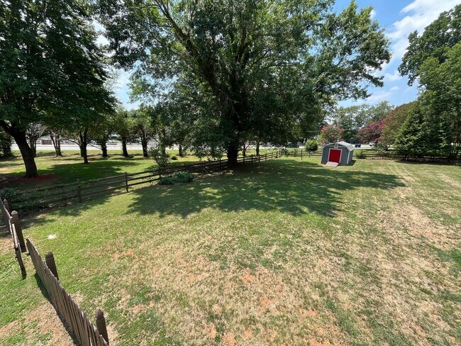 Building Photo - 1775 Ralee Dr