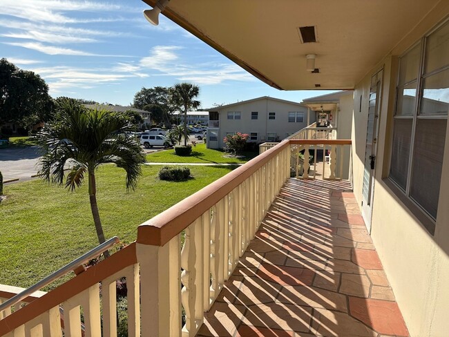 Building Photo - 230 Bedford E