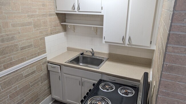 Building Photo - 92 N Franklin St