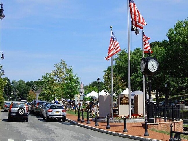 Building Photo - 23 E Main St