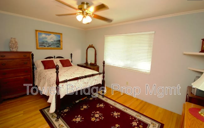 Building Photo - 5680 Reinhold St