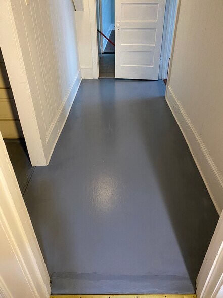 Building Photo - 220 W End Blvd