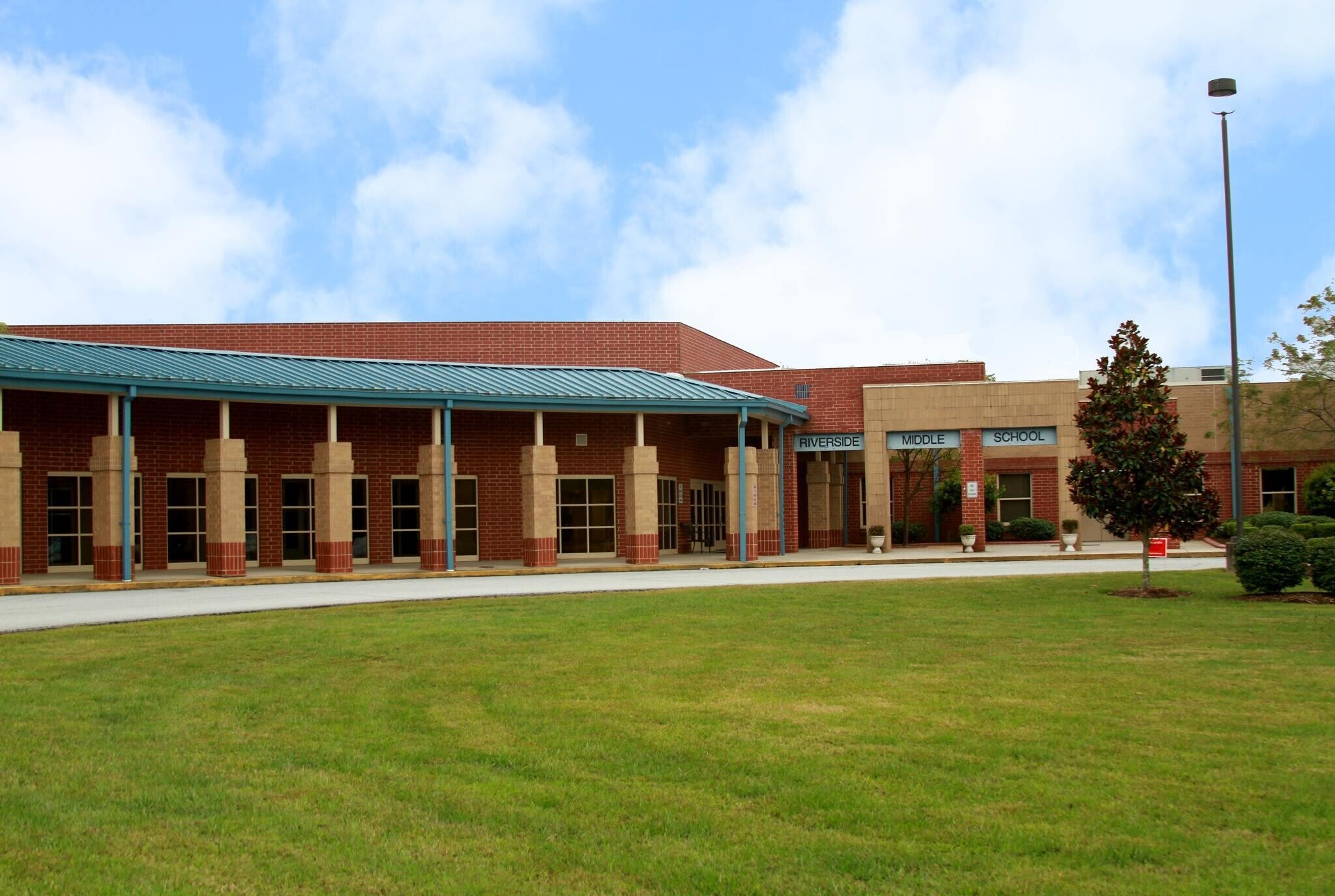 Building Photo - 316 Noble Ln