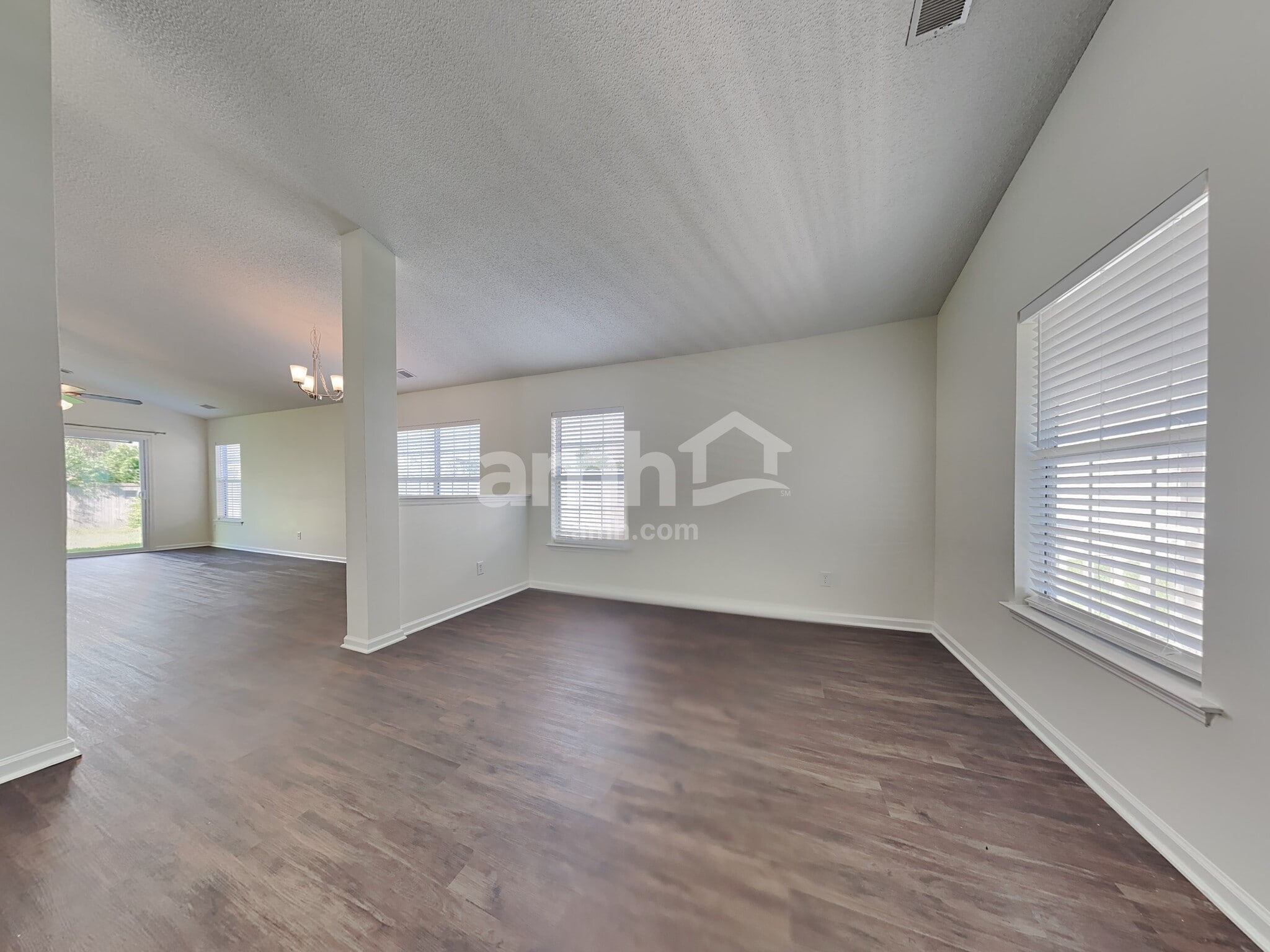 Building Photo - 114 Blue Jasmine Ln