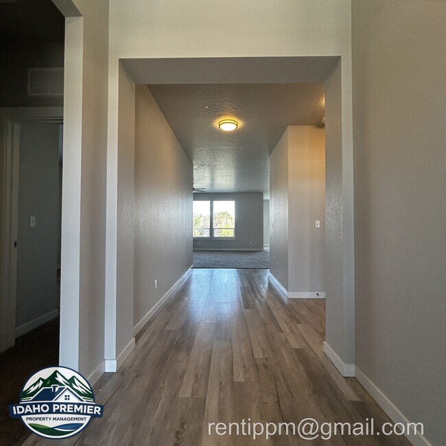 Building Photo - 1340 W Brink St