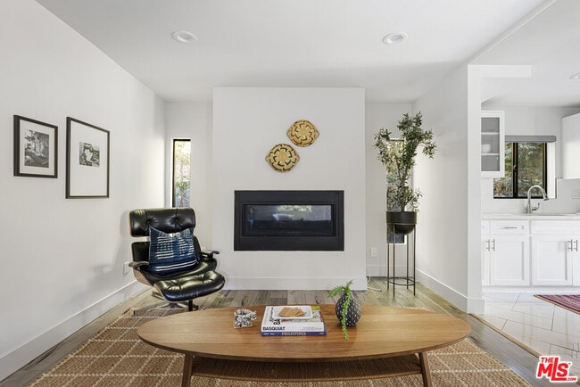 Building Photo - 1057 N Ave 49