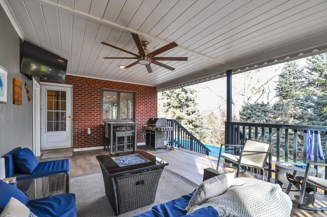 Building Photo - Amazing Backyard Oasis in Applewood - Available Soon - Schedule a tour TOAY!!