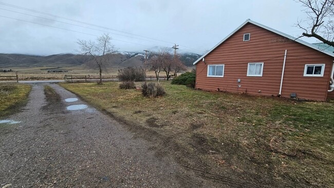 Building Photo - Farm House in Arlee