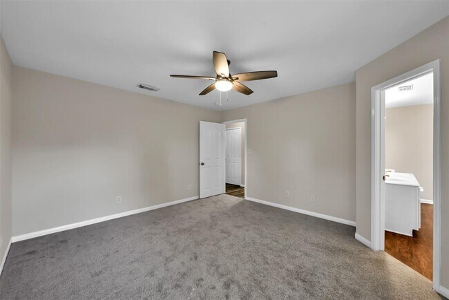 Building Photo - 9020 Zapata Way