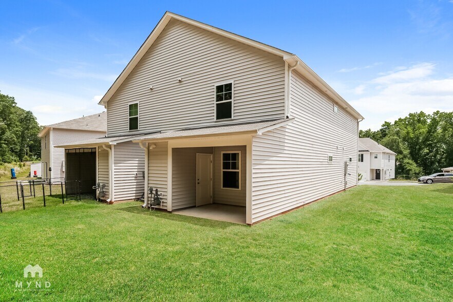 Building Photo - 309 Noble Ln
