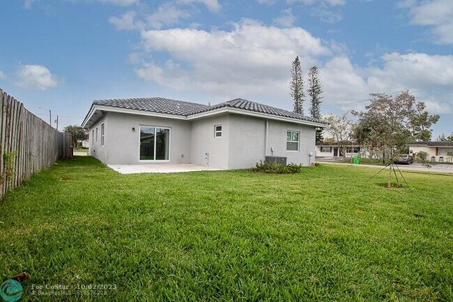 Building Photo - 2019 NW 64th Ave