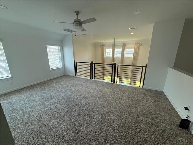 Building Photo - 1524 Sunrise Gables Dr