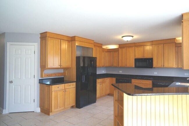 Building Photo - 8566 Huckins Dr