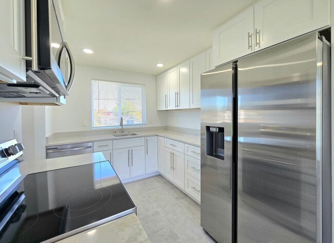 Building Photo - BlyLua