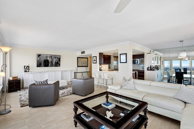 Building Photo - 2066 N Ocean Blvd