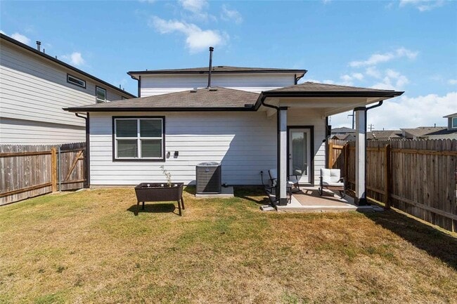 Building Photo - 105 New Hvn St