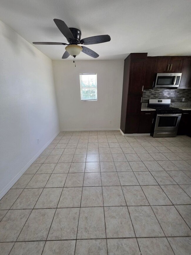 Building Photo - Charming 3-Bedroom Home on Spacious Corner...
