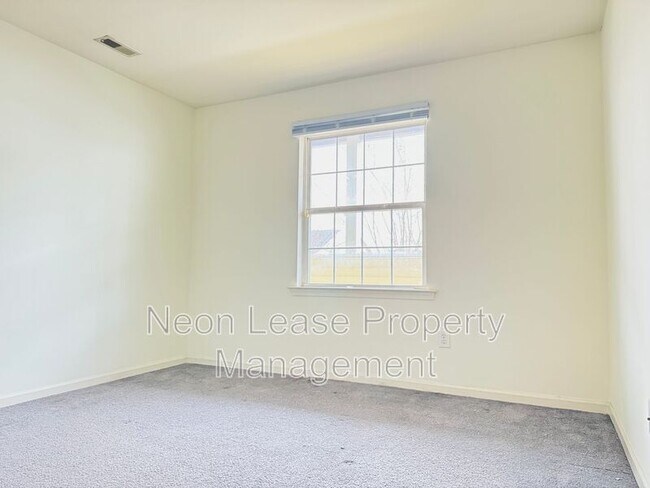 Building Photo - 17275 King Philip Way