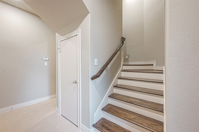 Building Photo - 4001 Dallas St