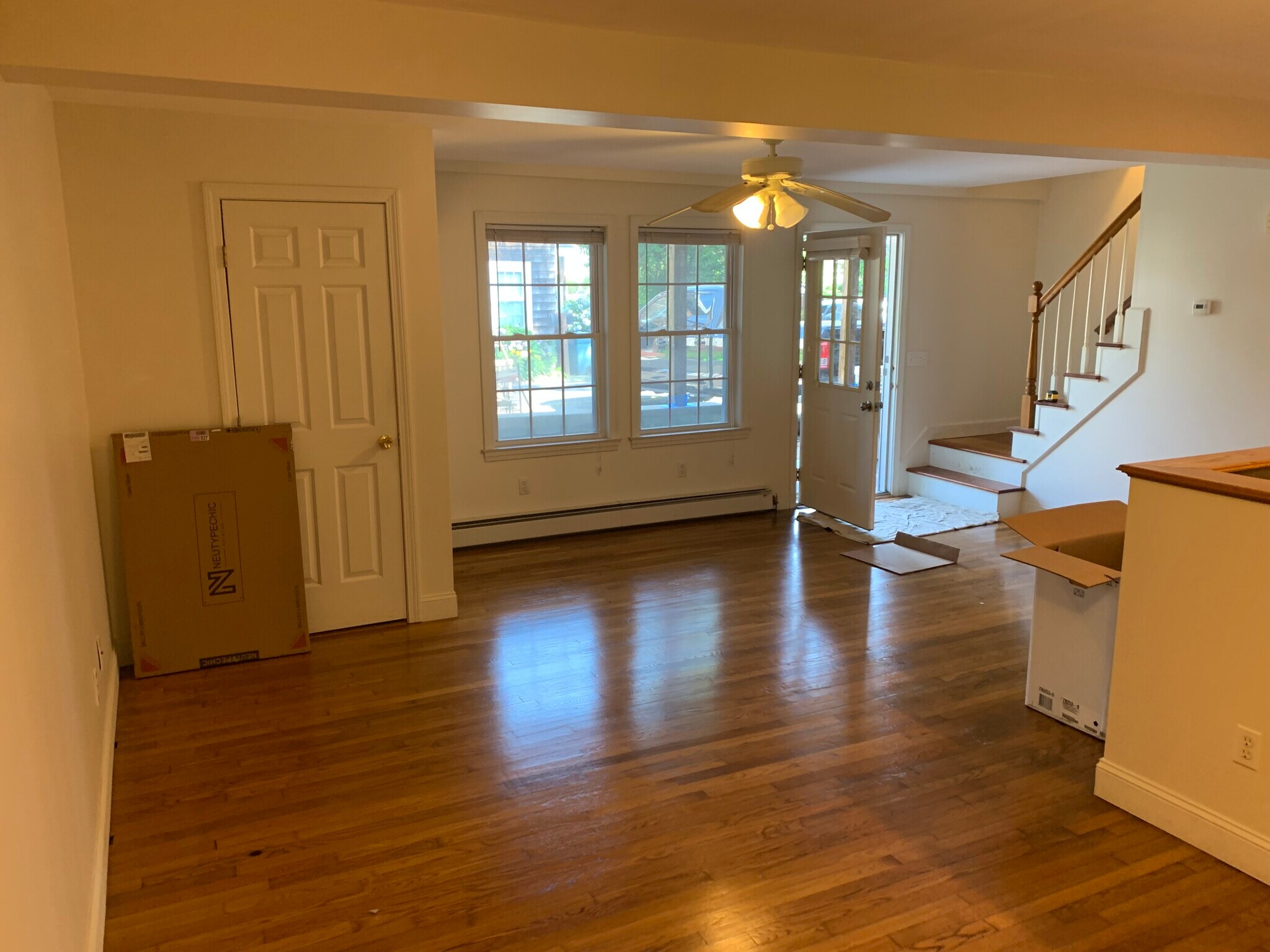 First Floor Entrance - 35 Bridge St