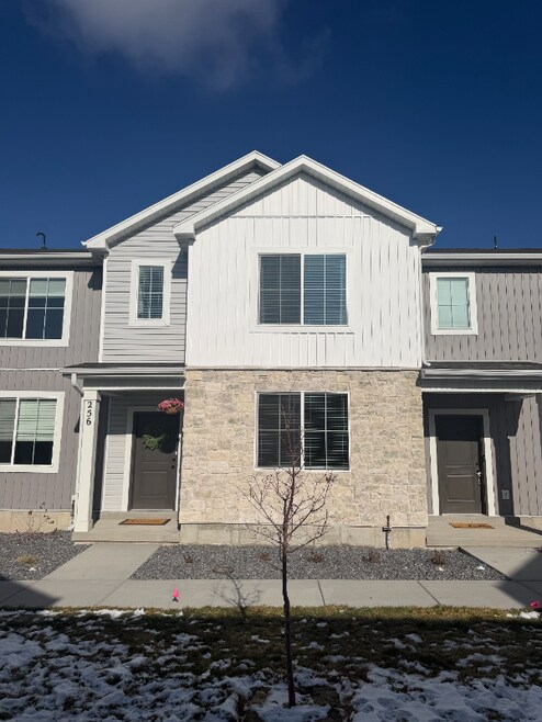 Building Photo - 256 W 710 N