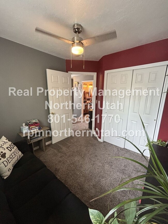 Building Photo - Charming 2-Story Home in the Heart of Clea...