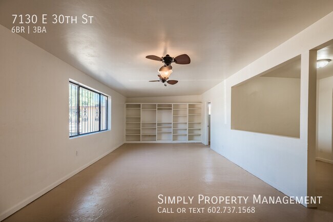 Building Photo - 4 bedroom 2 bath main house with a 2 bed 1...