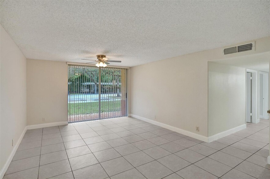 Building Photo - 10773 Cleary Blvd