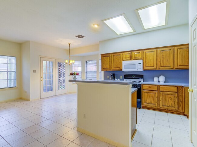 Building Photo - 14406 Fair Knoll Way